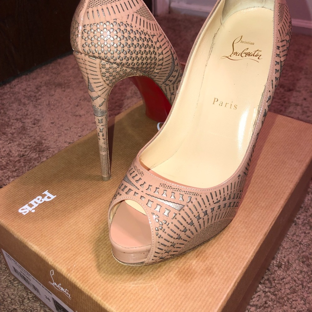 Christian Louboutin Nude shoe size 38